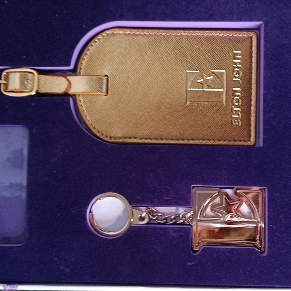 Elton John VIP Merchandise Package Farewell Yellow Brick Road 2019-22 Final Tour - Picture 5 of 9